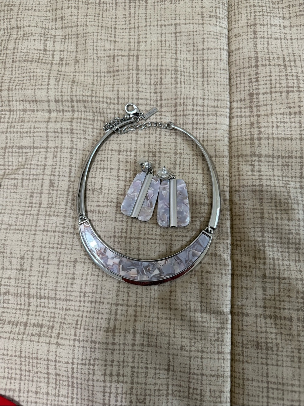 Iridescent Shell-Inlay Necklace & Earring Set - Silver Tone